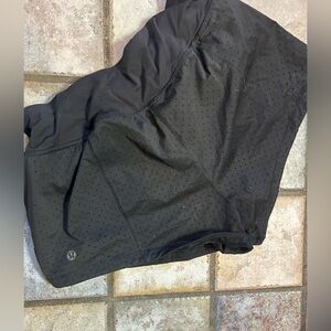 Black Lululemon shorts-final lap